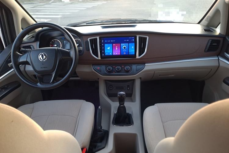 Used FORTHING Lingzhi 2019 Facelifted M5L 1.6L 7-Seater Base Model China VI Standard Interior 3