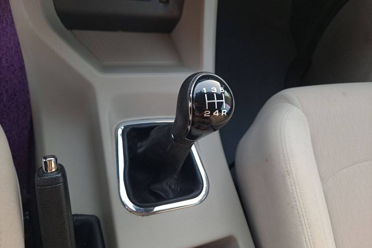 Used FORTHING Lingzhi 2019 Facelifted M5L 1.6L 7-Seater Base Model China VI Standard Interior 7