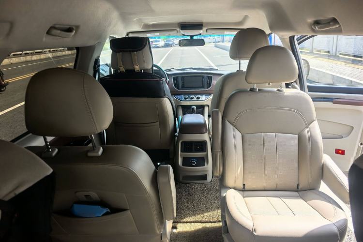 Used FORTHING Lingzhi 2019 M5L 1.6L 7-Seater Luxury Model China VI Standard Interior 8
