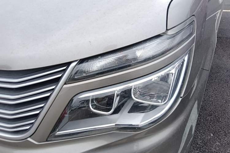 Used FORTHING Lingzhi 2019 M5L 1.6L 7-Seater Base Model China VI Standard Left Front Headlight