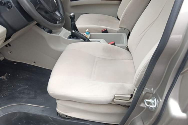 Used FORTHING Lingzhi 2019 M5L 1.6L 7-Seater Base Model China VI Standard Left Front Seat