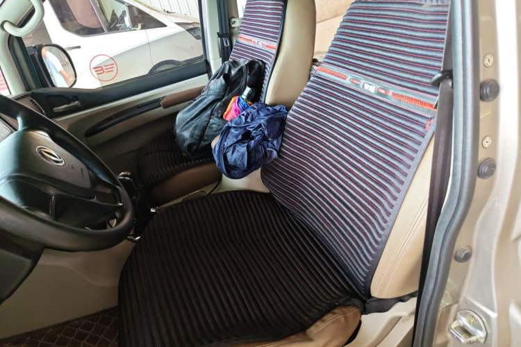 Used FORTHING Lingzhi 2019 M5L 1.6L 7-Seater Comfort Model China VI Standard Left Rear Seat