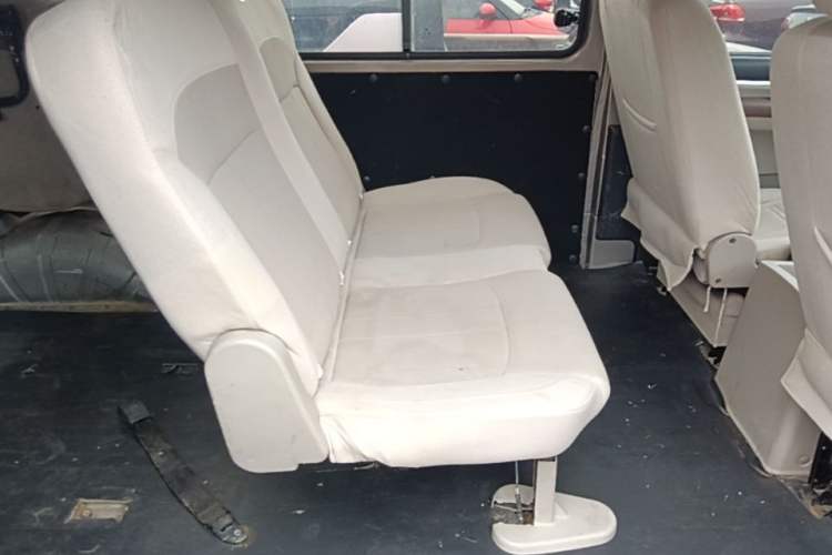 Used FORTHING Lingzhi 2019 M5L 1.6L 7-Seater Base Model China VI Standard Left Rear Seat
