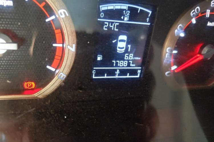 Used FORTHING Lingzhi 2019 M5L 1.6L 7-Seater Comfort Model China VI Standard Odometer Close Up