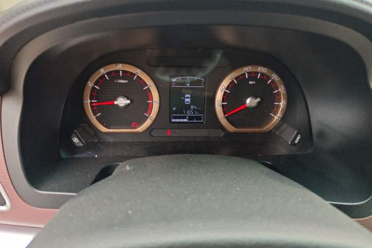 Used FORTHING Lingzhi 2019 M5L 1.6L 7-Seater Luxury Model China VI Standard Odometer Close Up
