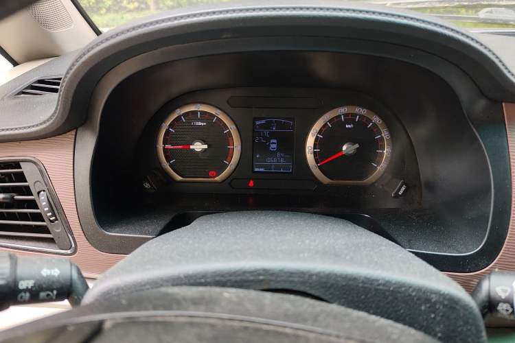 Used FORTHING Lingzhi 2019 M5L 1.6L 9-Seater Base Model China VI Standard Odometer Close Up