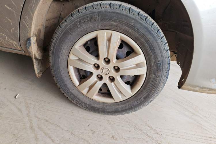 Used FORTHING Lingzhi 2019 M5L 1.6L 7-Seater Comfort Model China VI Standard Right Front Wheel Hub