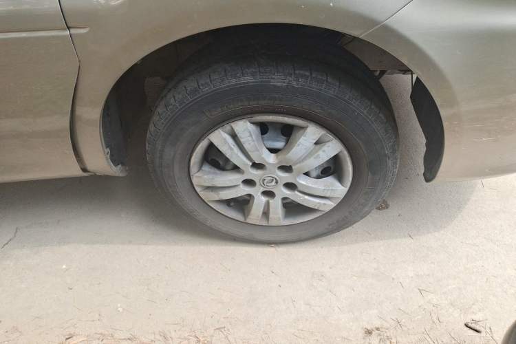 Used FORTHING Lingzhi 2019 Facelifted M3L 1.6L 7-Seater Standard Model Right Front Wheel Hub