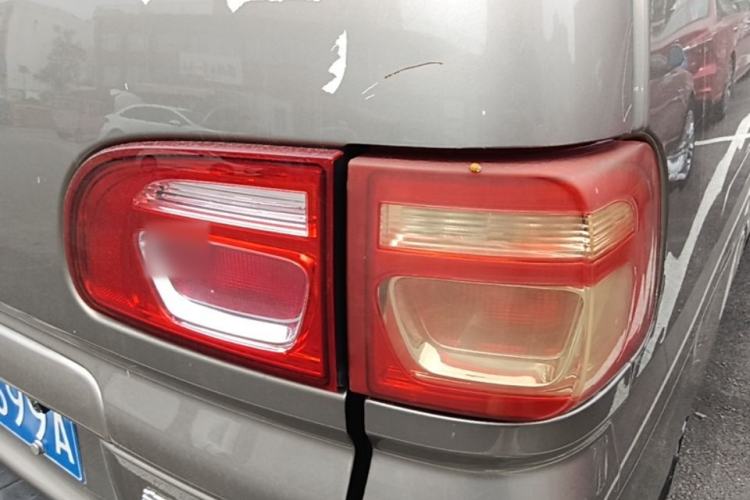 Used FORTHING Lingzhi 2019 M5L 1.6L 7-Seater Base Model China VI Standard Right Rear Taillight