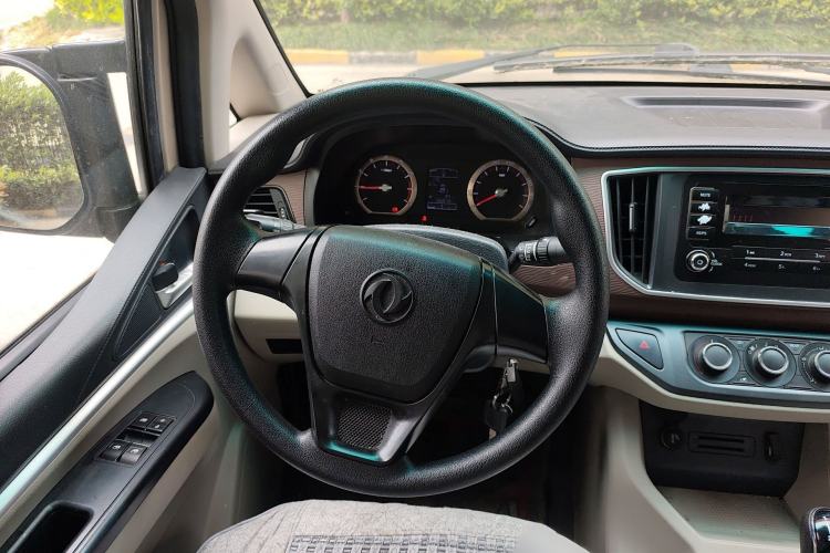 Used FORTHING Lingzhi 2019 M5L 1.6L 9-Seater Base Model China VI Standard Steering Wheel