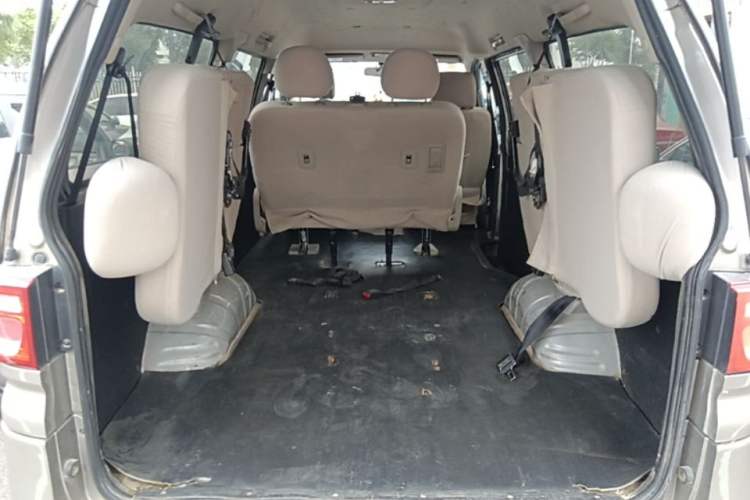 Used FORTHING Lingzhi 2019 M5L 1.6L 7-Seater Base Model China VI Standard Trunk