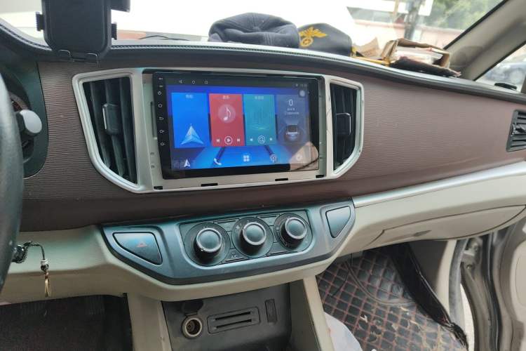 Used FORTHING Lingzhi 2019 M5 1.6L 7-Seater Base Model China VI Audio And AC Panel