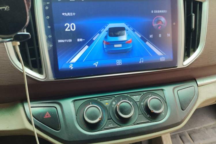 Used FORTHING Lingzhi 2019 M5L 1.6L 7-Seater Base Model China VI Standard Audio And AC Panel
