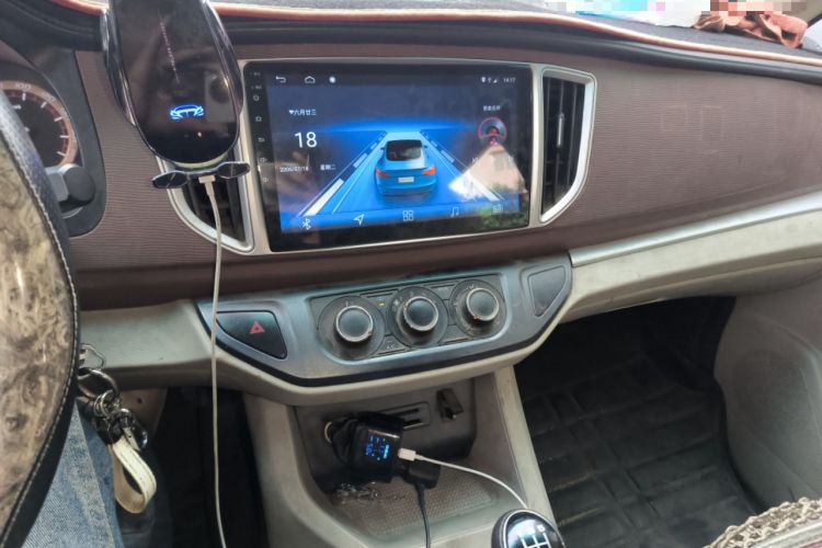 Used FORTHING Lingzhi 2019 M5L 1.6L 7-Seater Exclusive Model China VI Standard Audio And AC Panel