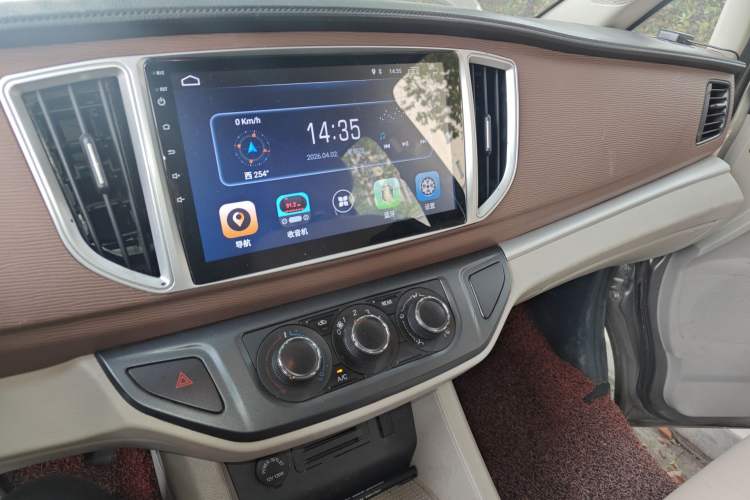 Used FORTHING Lingzhi 2019 Facelifted M5L 1.6L 7-Seater Base Model China VI Standard Audio And AC Panel