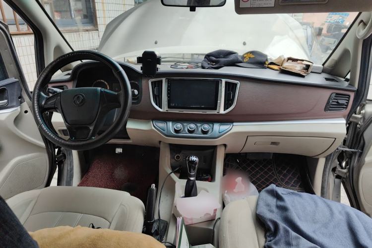 Used FORTHING Lingzhi 2019 M5 1.6L 7-Seater Base Model China VI Center Console