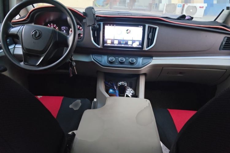 Used FORTHING Lingzhi 2019 M5L 1.6L 7-Seater Exclusive Model China VI Standard Center Console