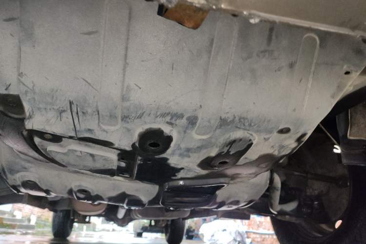 Used FORTHING Lingzhi 2019 M5L 1.6L 7-Seater Base Model China VI Standard Chassis Front