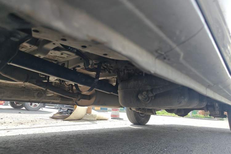 Used FORTHING Lingzhi 2019 M5L 1.6L 7-Seater Standard Model China VI Chassis Front Left