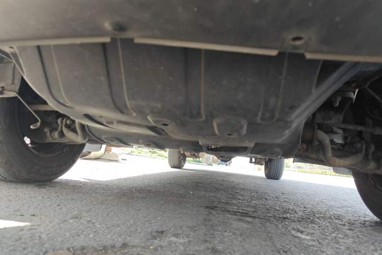 Used FORTHING Lingzhi 2019 M5L 1.6L 7-Seater Standard Model China VI Chassis Front