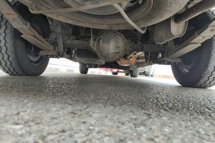 Used FORTHING Lingzhi 2019 M5 1.6L 7-Seater Base Model China VI Chassis Rear