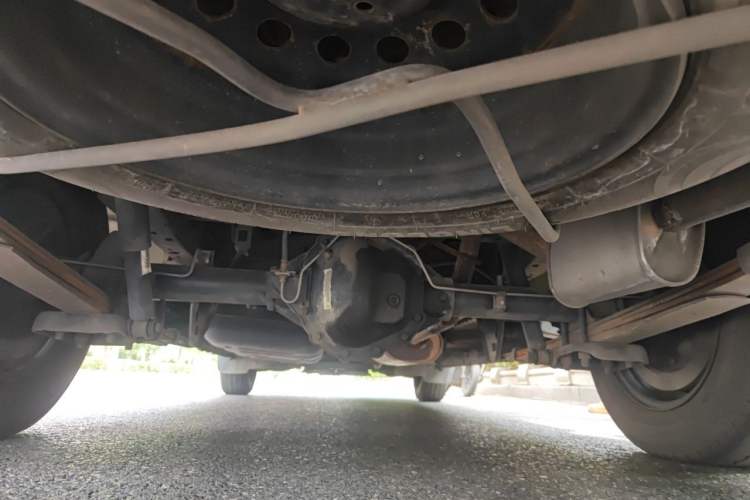 Used FORTHING Lingzhi 2019 M5L 1.6L 7-Seater Standard Model China VI Chassis Rear