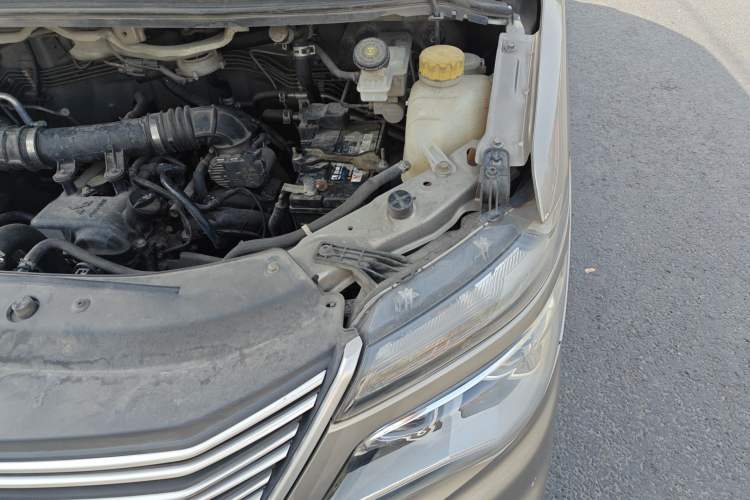 Used FORTHING Lingzhi 2019 M5L 1.6L 7-Seater Standard Model China VI Engine Bay Left
