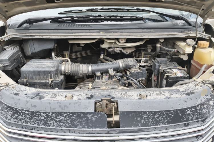 Used FORTHING Lingzhi 2019 M5L 1.6L 7-Seater Luxury Model China VI Standard Engine Bay