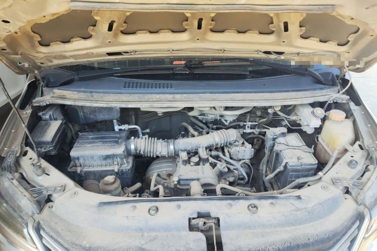 Used FORTHING Lingzhi 2019 M5L 1.6L 9-Seater Base Model China VI Standard Engine Bay