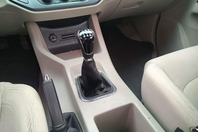 Used FORTHING Lingzhi 2019 M5 1.6L 7-Seater Base Model China VI Gear Lever