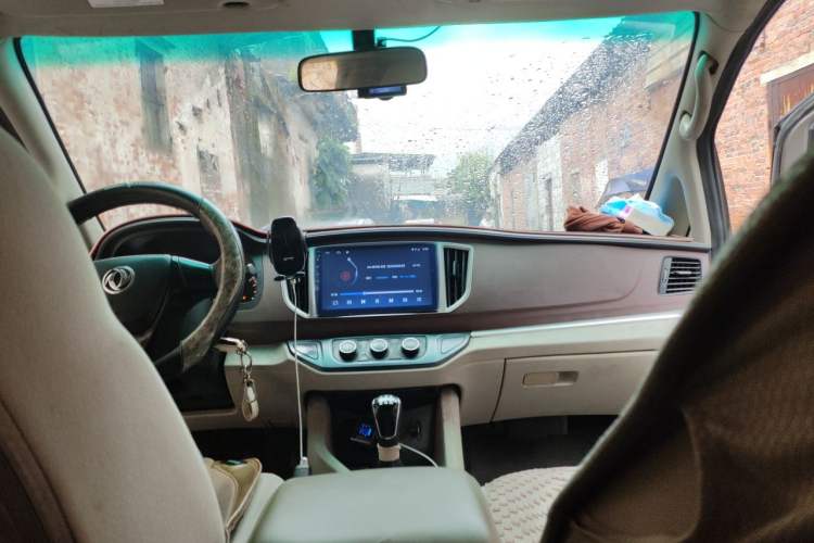 Used FORTHING Lingzhi 2019 M5L 1.6L 7-Seater Base Model China VI Standard Headliner