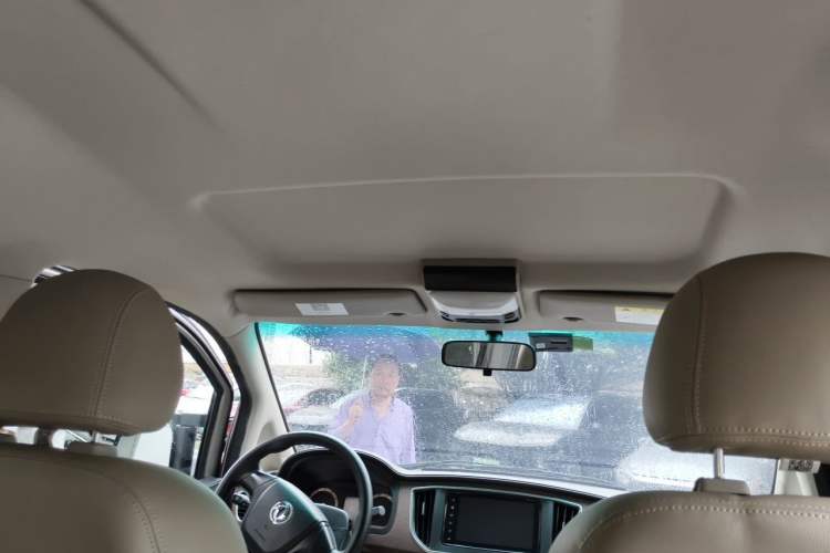Used FORTHING Lingzhi 2019 M5L 1.6L 7-Seater Luxury Model China VI Standard Headliner