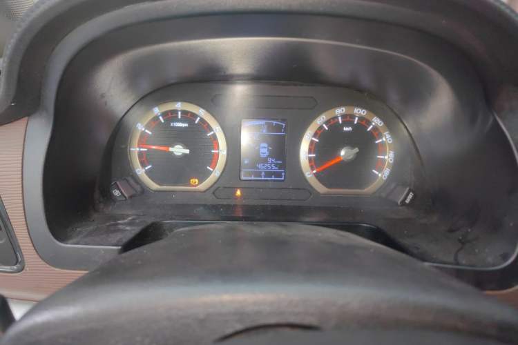Used FORTHING Lingzhi 2019 Facelifted M5L 1.6L 7-Seater Base Model China VI Standard Instrument Cluster