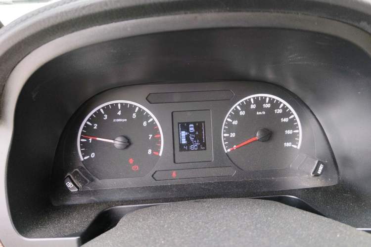 Used FORTHING Lingzhi 2019 M5L 1.6L 7-Seater Comfort Model China VI Standard Instrument Cluster