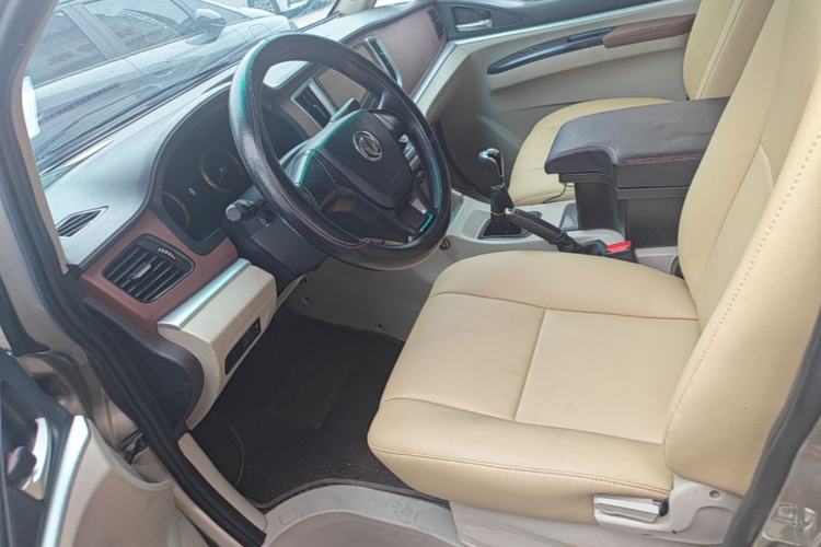 Used FORTHING Lingzhi 2019 M5 1.6L Exclusive Edition 7-Seater Left Front Seat