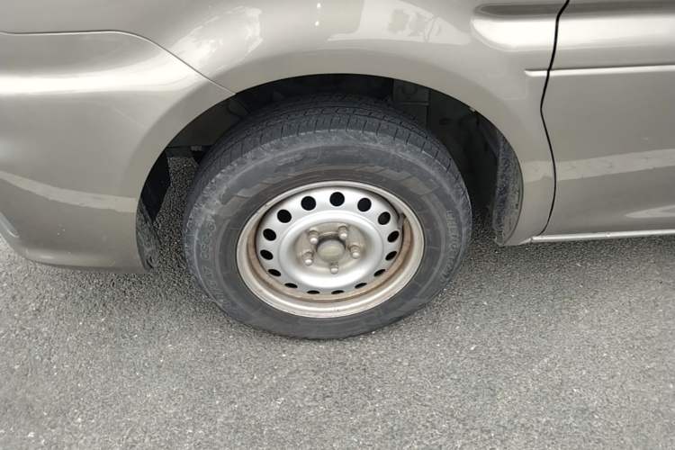 Used FORTHING Lingzhi 2019 M5 1.6L 7-Seater Base Model China VI Left Front Wheel Hub