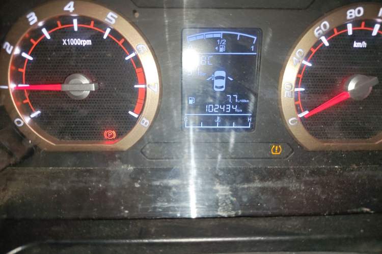 Used FORTHING Lingzhi 2019 Facelifted M5L 1.6L 7-Seater Base Model China VI Standard Odometer Close Up