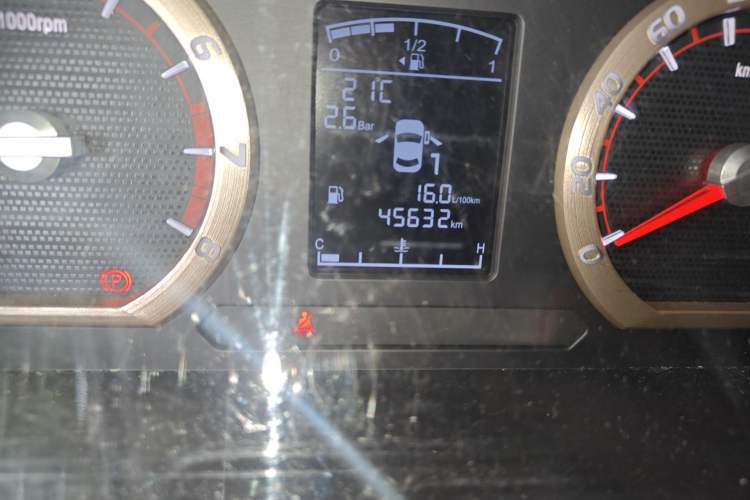 Used FORTHING Lingzhi 2019 Facelifted M5L 1.6L 7-Seater Base Model China VI Standard Odometer Close Up