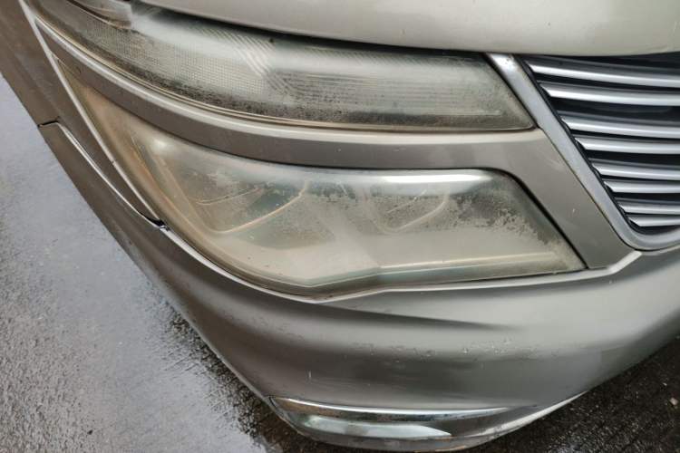 Used FORTHING Lingzhi 2019 M5L 1.6L 7-Seater Base Model China VI Standard Right Front Headlight