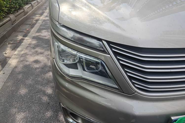 Used FORTHING Lingzhi 2019 M5L 1.6L 7-Seater Standard Model China VI Right Front Headlight