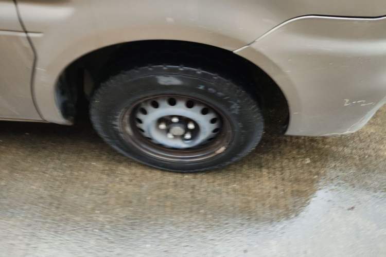 Used FORTHING Lingzhi 2019 M5L 1.6L 7-Seater Base Model China VI Standard Right Front Wheel Hub
