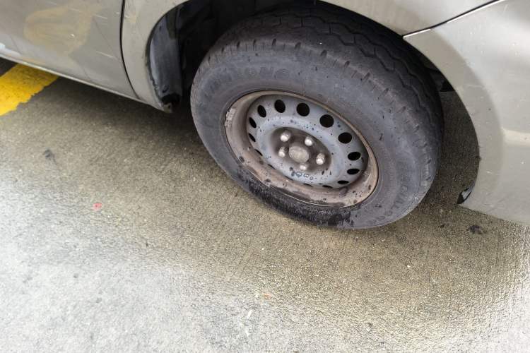 Used FORTHING Lingzhi 2019 M5L 1.6L 7-Seater Exclusive Model China VI Standard Right Front Wheel Hub