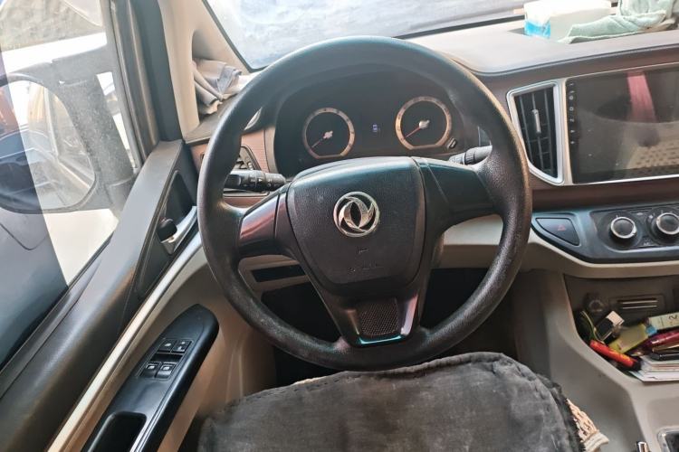 Used FORTHING Lingzhi 2019 M5 1.6L 7-Seater Exclusive Model China VI Standard Steering Wheel