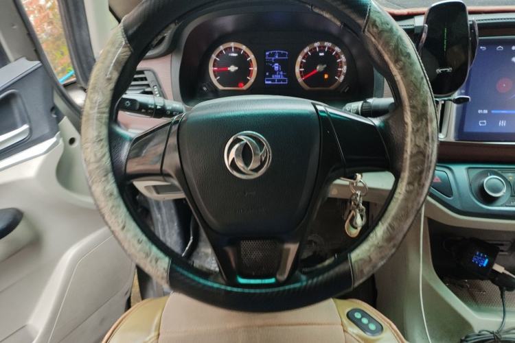 Used FORTHING Lingzhi 2019 M5L 1.6L 7-Seater Base Model China VI Standard Steering Wheel