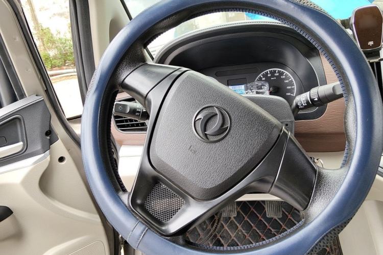Used FORTHING Lingzhi 2019 M5L 1.6L 7-Seater Comfort Model China VI Standard Steering Wheel
