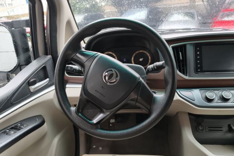 Used FORTHING Lingzhi 2019 M5L 1.6L 7-Seater Luxury Model China VI Standard Steering Wheel