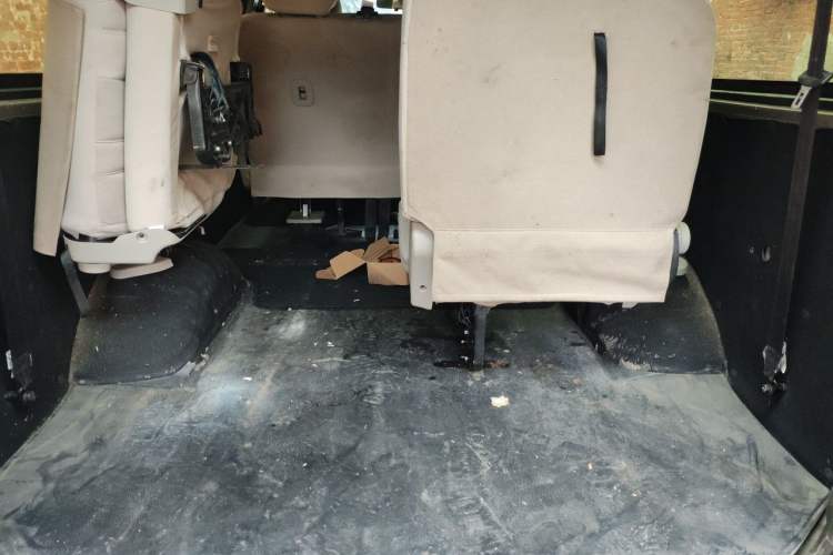 Used FORTHING Lingzhi 2019 M5L 1.6L 7-Seater Base Model China VI Standard Trunk