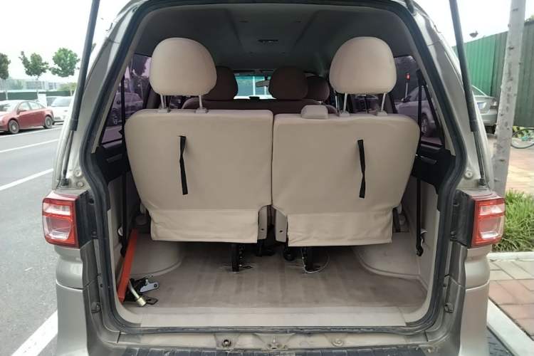 Used FORTHING Lingzhi 2019 M5 1.6L 7-Seater Base Model China VI Trunk
