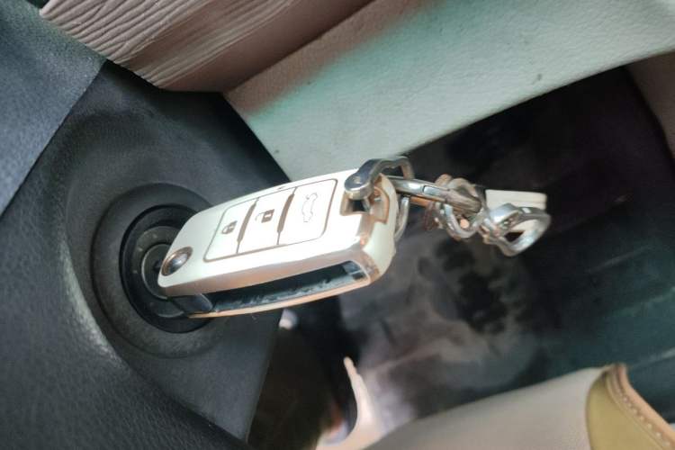 Used FORTHING Lingzhi 2019 M5L 1.6L 7-Seater Base Model China VI Standard Vehicle Key