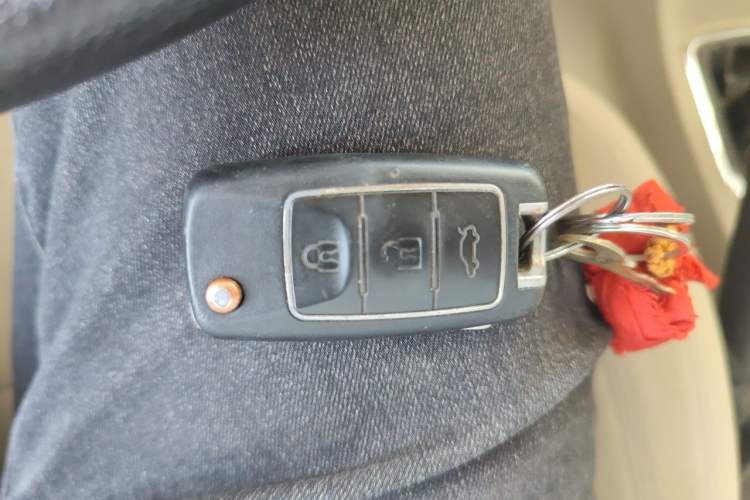 Used FORTHING Lingzhi 2019 M5L 1.6L 9-Seater Base Model China VI Standard Vehicle Key